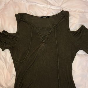 Off the shoulder tee